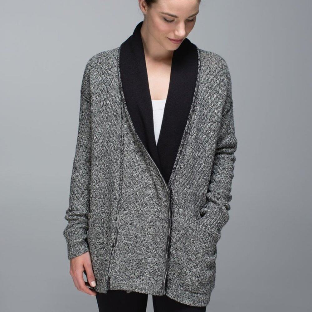 Lululemon Post Practice Cardigan Ghost / Black